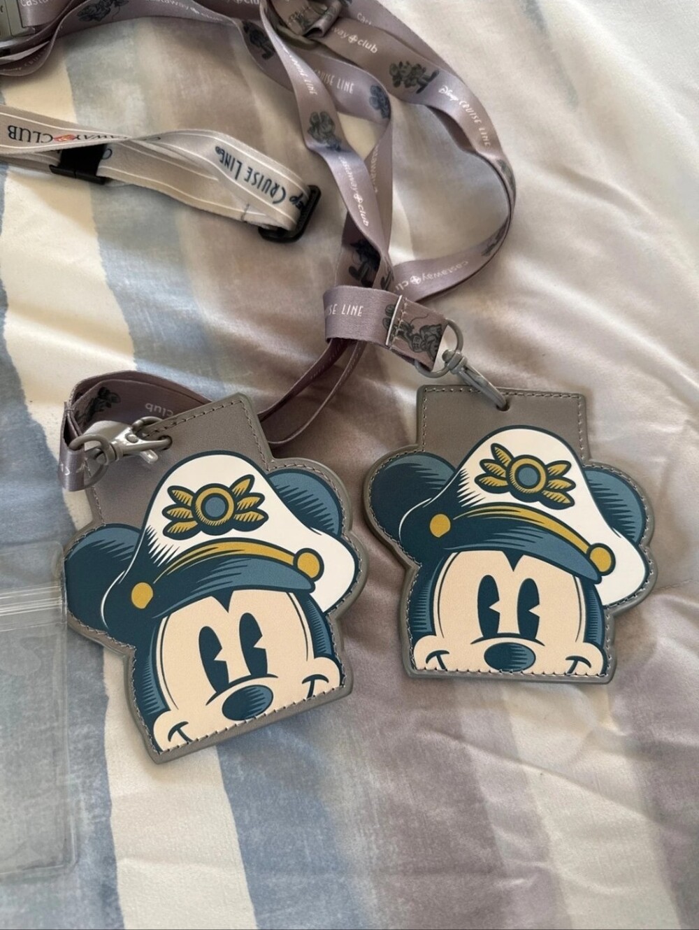 Disney Cruise Line Captain Mickey Mouse Silver Member Castaway Lanyard ID Holder